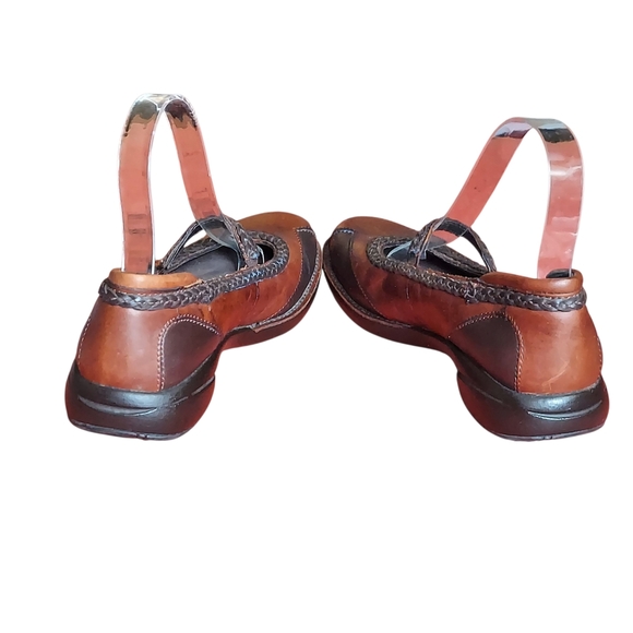 Merrell Brown Leather Flats with Classic Design - Picture 8 of 16